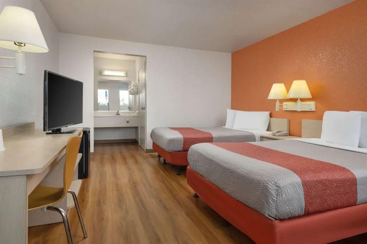 Motel 6-Buena Park, Ca - Knotts Berry Farm - Disneyland Экстерьер фото