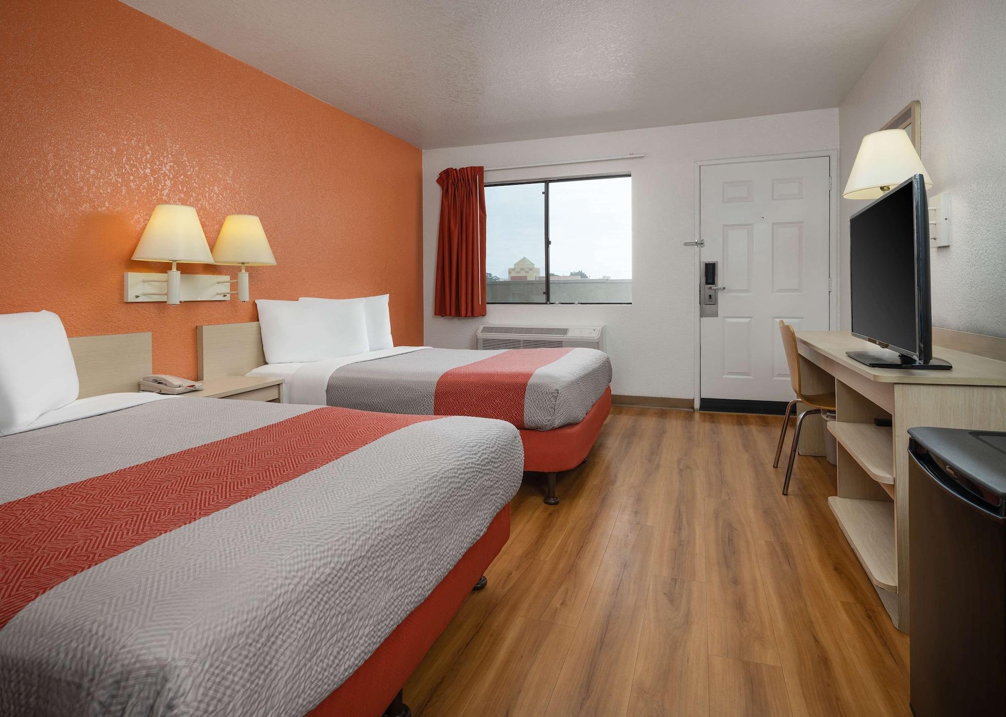 Motel 6-Buena Park, Ca - Knotts Berry Farm - Disneyland Экстерьер фото