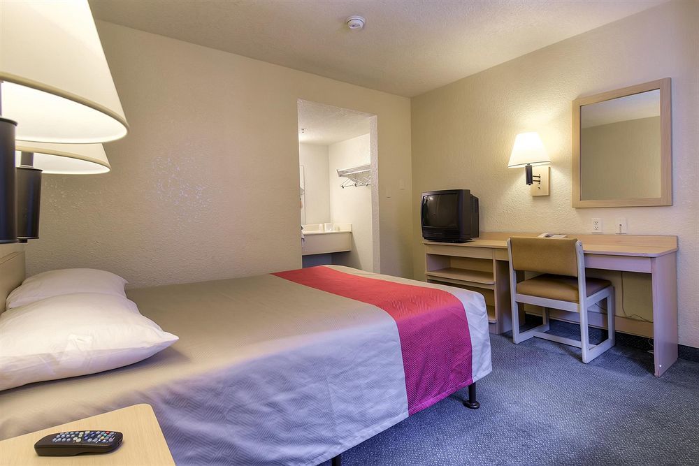 Motel 6-Buena Park, Ca - Knotts Berry Farm - Disneyland Экстерьер фото