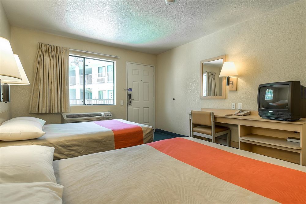 Motel 6-Buena Park, Ca - Knotts Berry Farm - Disneyland Экстерьер фото