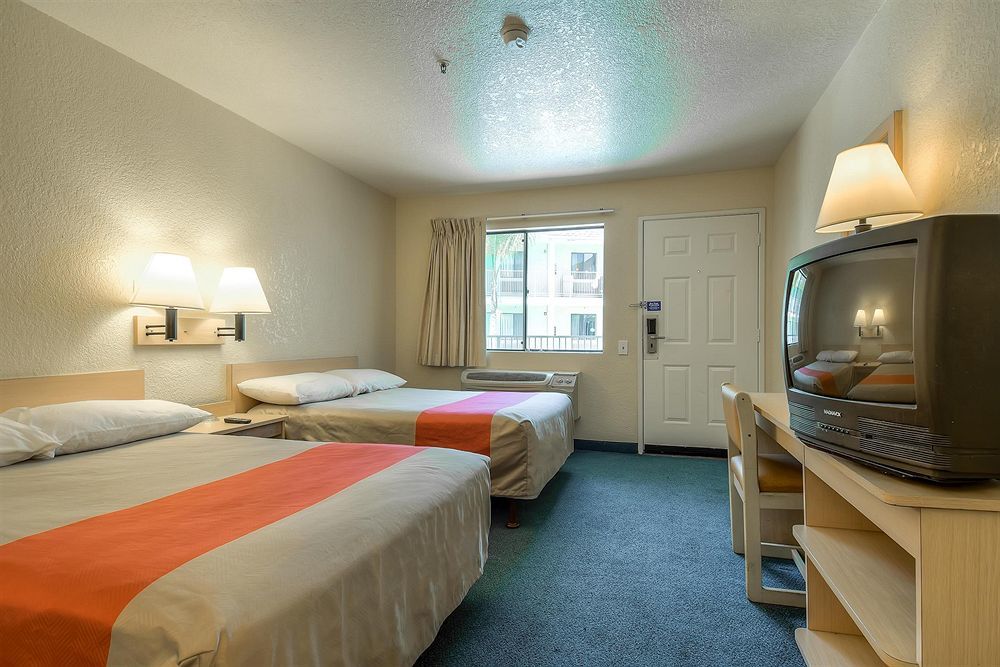 Motel 6-Buena Park, Ca - Knotts Berry Farm - Disneyland Экстерьер фото