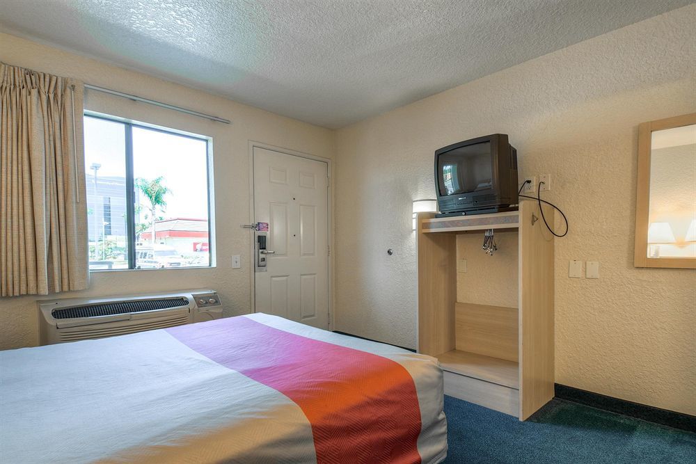 Motel 6-Buena Park, Ca - Knotts Berry Farm - Disneyland Экстерьер фото