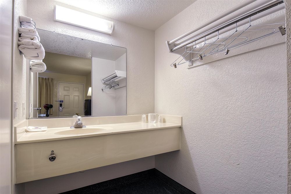 Motel 6-Buena Park, Ca - Knotts Berry Farm - Disneyland Экстерьер фото